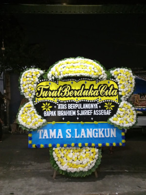 Papan Bunga Duka di Sanaman Mantikei